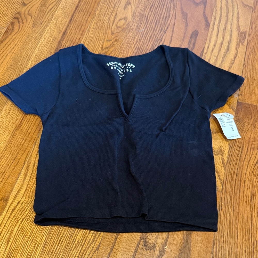 Aeropostale Black Scoop V-Notch Crop Top NWT